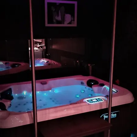 Sparadis 53 Avec Jacuzzi Privatif
